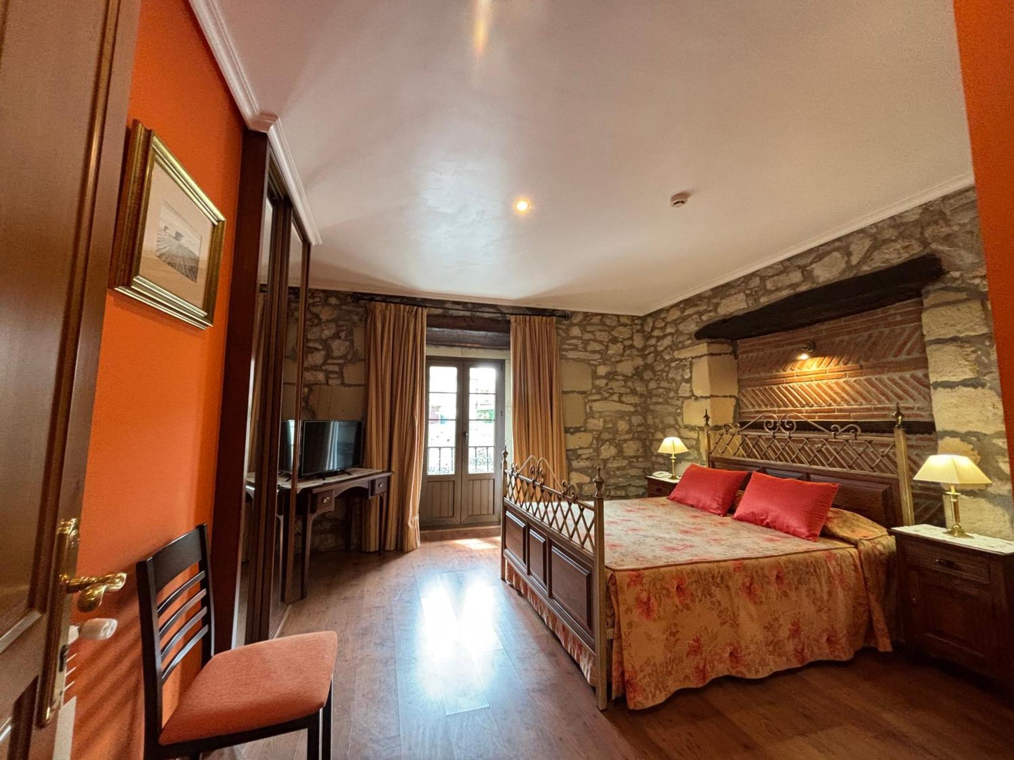 Hotel Casona Los Caballeros Santillana del Mar Zewnętrze zdjęcie
